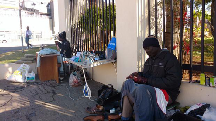 Ghana: African initiative and enterprise meet on a busy street corner
