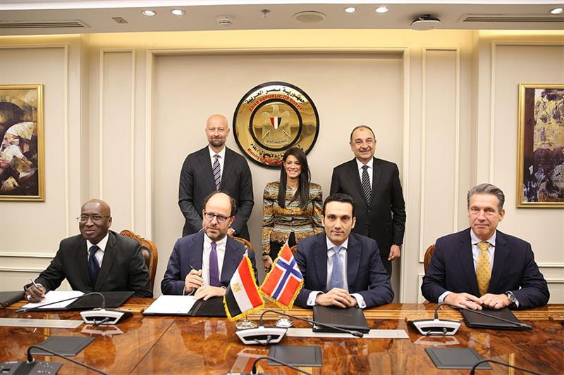 Egypt signs $4 bln solar energy deal to power EgyptAlum, slash carbon emissions